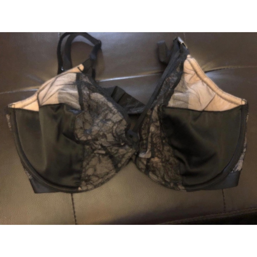 Victoria’s Secret Black Lace Bra 36DDD